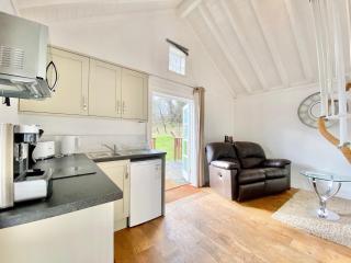 The Hazeling Hideaway - Stroud - 5