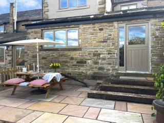 Elizabeth Cottage - Glossop - 8