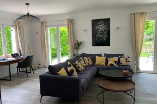 Beautiful and spacious villa - swimming pool - garden - Le Rouret - 1