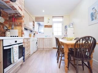 Pepper Pot Cottage - Compton - 3