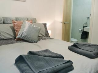 Hidden Gem Cottage - Great Driffield - 4