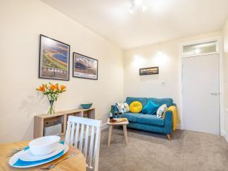 Boyd Apartment - Largs - 8
