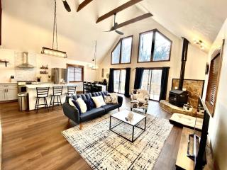 Hot Tub Luxe Retreat • Game Room • Lake • Bryce - Basye - 0