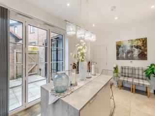Luxury Living - Canterbury - 2