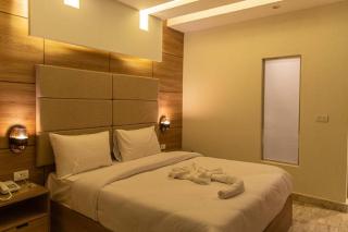Royal Nine Pyramids View Hotel - Cairo - 2