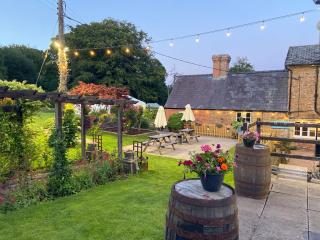 The Boyne Arms Cottage - Burwarton - 3