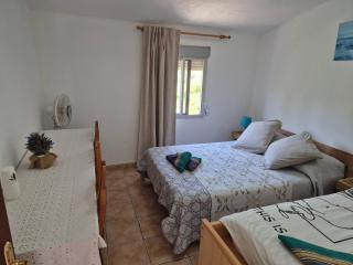 beautiful guest room with swimming pool - Gormach - 3