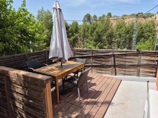 beautiful guest room with swimming pool - 8
