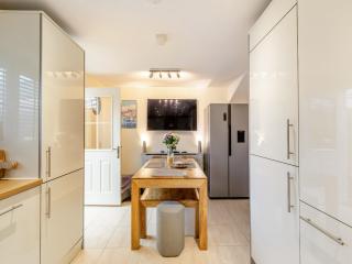 Jurassic House - Weymouth - 7