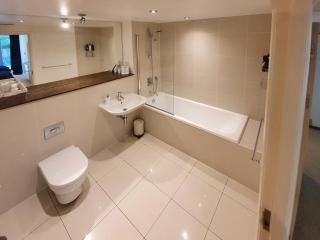 Apartment 4, Zinc - 2