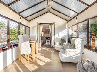 Clay Lake Cottages - Dads Shed - Covenham - 4
