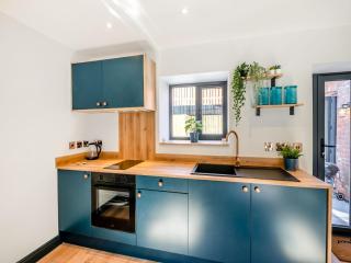 The Hive - Uk42857 - Rise - 5