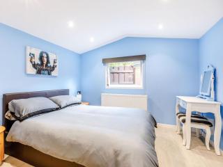 Hobbits Hide - Abbotskerswell - 1