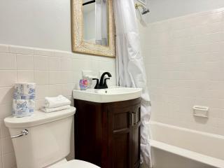 City View Newly Renovated 3 Beds w Free Parking LM909 - 5