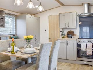 Pinecone Lodge - Sherburn - 4