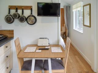 Shepherds Hut 3 At Laddingford - Uk32532 - 8