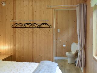 Shepherds Hut 2 At Laddingford - Uk32534 - 4