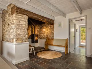 Broomhill Cottages - - 8