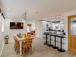 3 Bed in Wintersett 93234 - - 4