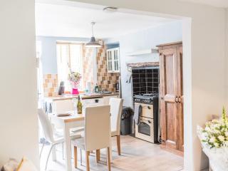 Beeswax Cottage - Dalton-in-Furness - 2