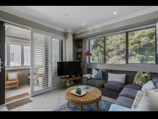 Merweda Wag-n-Bietjie on Dorp Street - Stellenbosch - 0