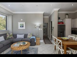 Merweda Wag-n-Bietjie on Dorp Street - Stellenbosch - 6