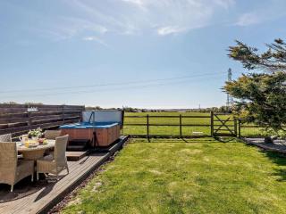 2 Bed in Rhosneigr 81515 - Caeʼr-geiliog - 0
