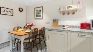 Hare Cottage - - 2