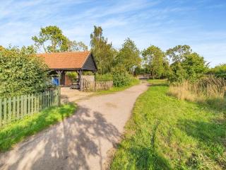 Linen Post Barn - Debenham - 9