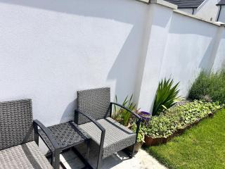 A cozy room in family house - 9