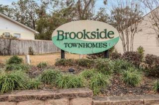 Sunny Large Two Bedroom Townhouse - Pool - 8