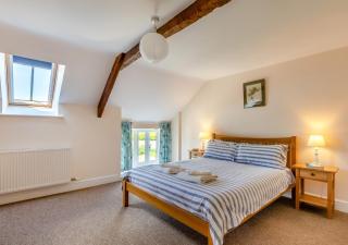 Courtyard Cottage - Burton Bradstock - 1