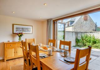 Courtyard Cottage - Burton Bradstock - 4