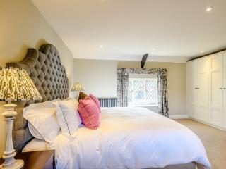 The Apple Store - Uk32623 - Swannington - 1