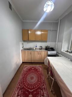 Жарокова 225, двухкомнатная квартира, уютная для семейной пары, для командировки и для туристов - Almaty - 2