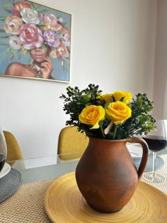 Rea Flora - Cozy Stay With Free Parking - 1