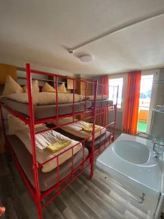 Adrenalin Backpackers Hotel - Braunwald - 2