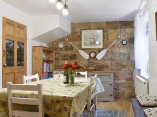Quakers Cottage - Carlin How - 3