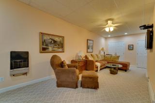 Near Trail Access and Beech Mtn Ski 1st-Floor Condo - Banner Elk - 4
