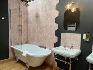 The Richmond - Uk40459 - Newsham - 1