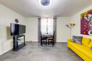 5 Mi to Surfside Beach Peaceful Miami Bungalow! - 6