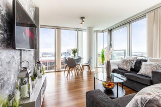 2 Bed 2 Bath in Central MK, Free Parking, Smart TV - Milton Keynes - 0
