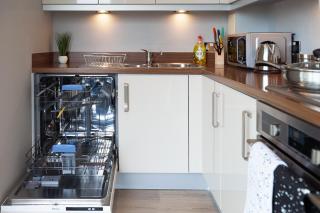 2 Bed 2 Bath in Central MK, Free Parking, Smart TV - Milton Keynes - 8