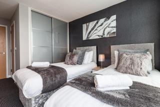 2 Bed 2 Bath in Central MK, Free Parking, Smart TV - Milton Keynes - 7
