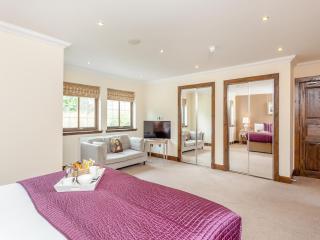 Stag Manor - Kirkhill - 1