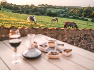 The Hideaway - Holford - 2