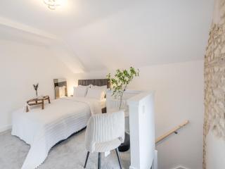 Justaura Retreat - Branston - 2