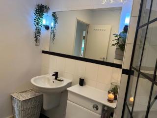 Cousy flat with small garden in fantastic location - 5