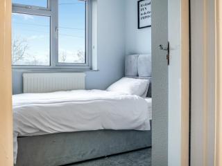Everest House - Old Sarum - 2