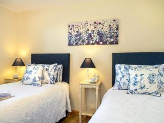 Blackberry Cottage - North Hill - 4